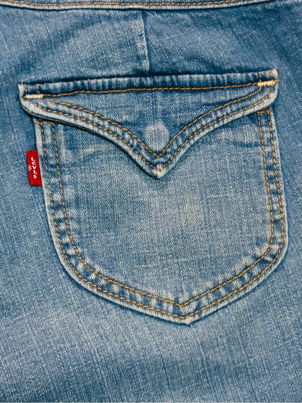 Levi's Medium Blue Denim Women's Shorts Size 4 EUC - Picture 7 of 8